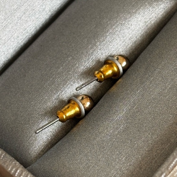 Macy’s Elegant Gold Stud Earrings - Picture 6 of 6